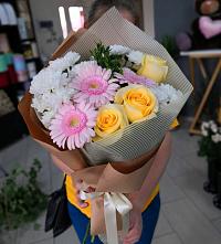 Букет цветов из:  Герберы, Розы и Хризантемы в Виноградово