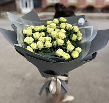 Букет Белые кустовые розы Солинеро в Виноградово