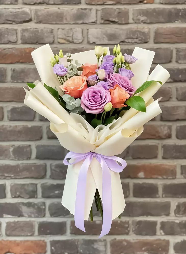 Букет цветов из: Лизиантусы и Розы в Виноградово