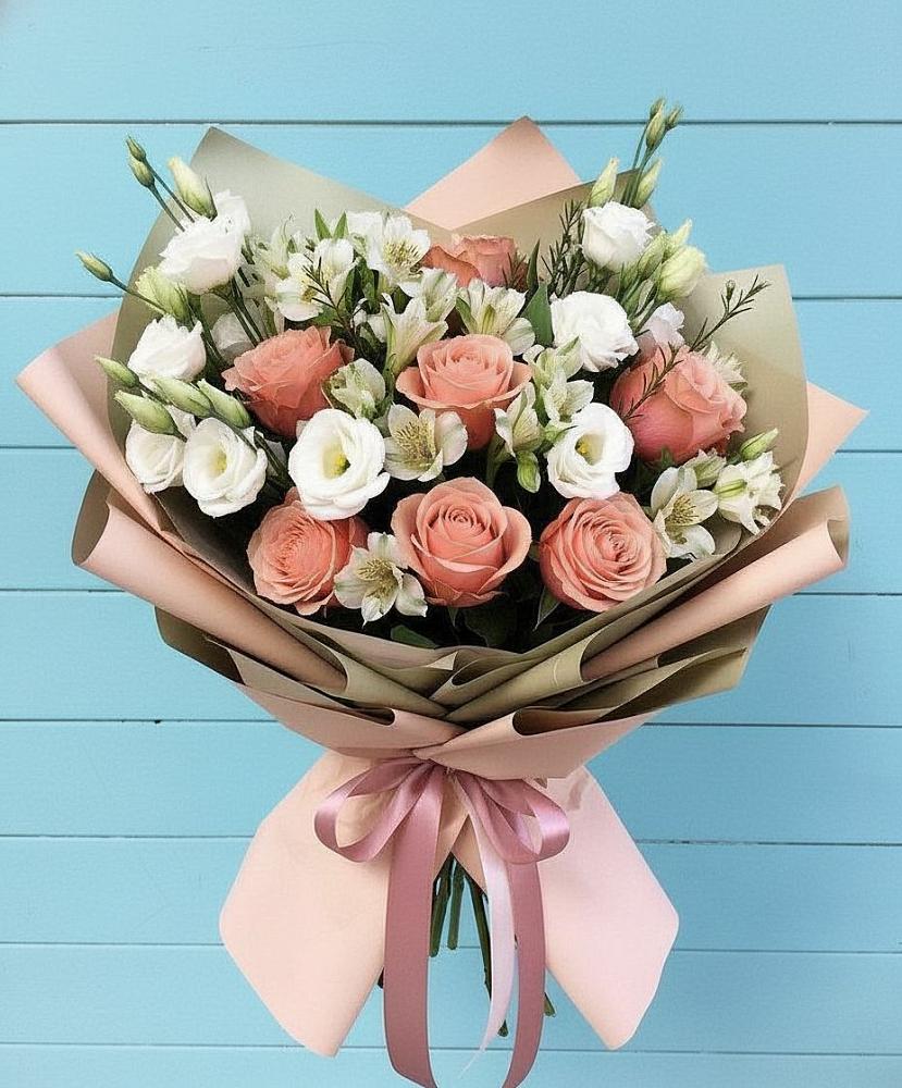 Букет цветов из: Розы, Альстромерии и Лизиантусы в Виноградово