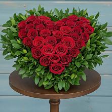 Цветочная композиция из Розы в виде сердца в Виноградово