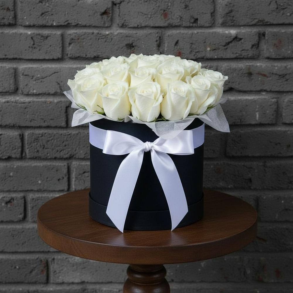 Цветочная композиция из Розы в шляпной коробке в Виноградово