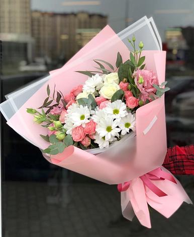 Букет цветов из: Розы, Лизиантусы и Хризантемы в Виноградово