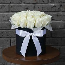 Цветочная композиция из Розы в шляпной коробке в Виноградово